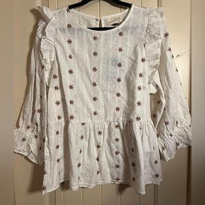 NWT- Universal Threads top with embroidered detail- size L